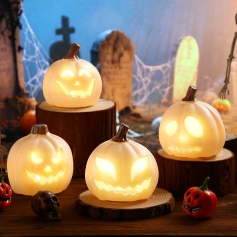 4 pièces de 5,25 pouces Jack O Lantern illuminant la citrouille d'Halloween avec des accessoires de table en plastique