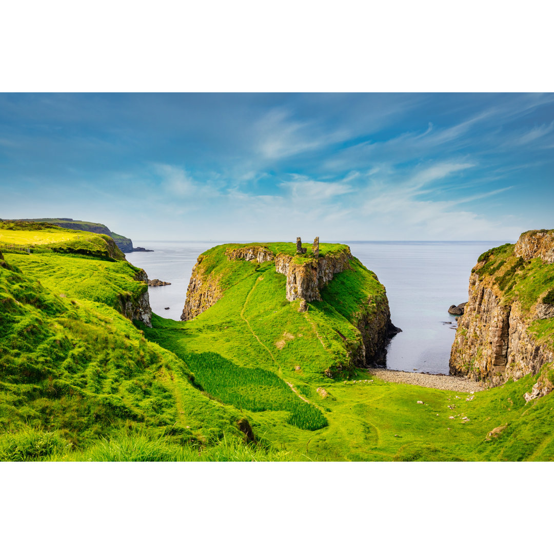 Dunseverick Küstenlandschaft Nordirland Causeway Road von Mlenny - Kunstdrucke