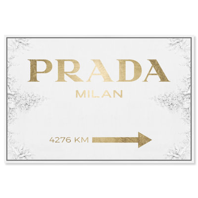 «Fashion and Glam Milan Sign Contemporary Gold Road Signs», impression sur toile tendue