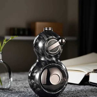 "Metal Windproof Lighter – Rotating Gourd Design with Green Flame – Perfect Father's Day Gift"