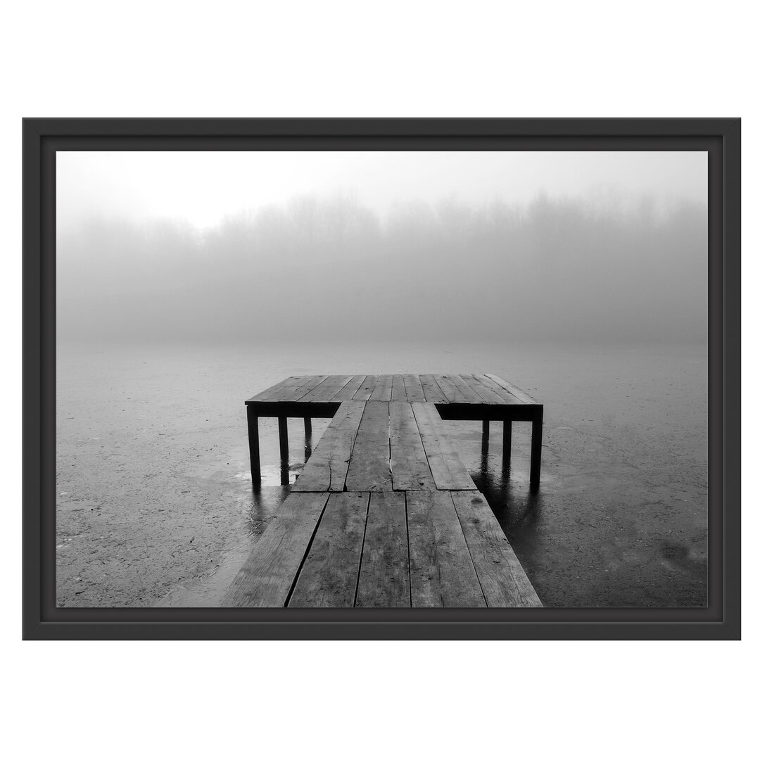 Gerahmtes Wandbild Steg am See Nebel