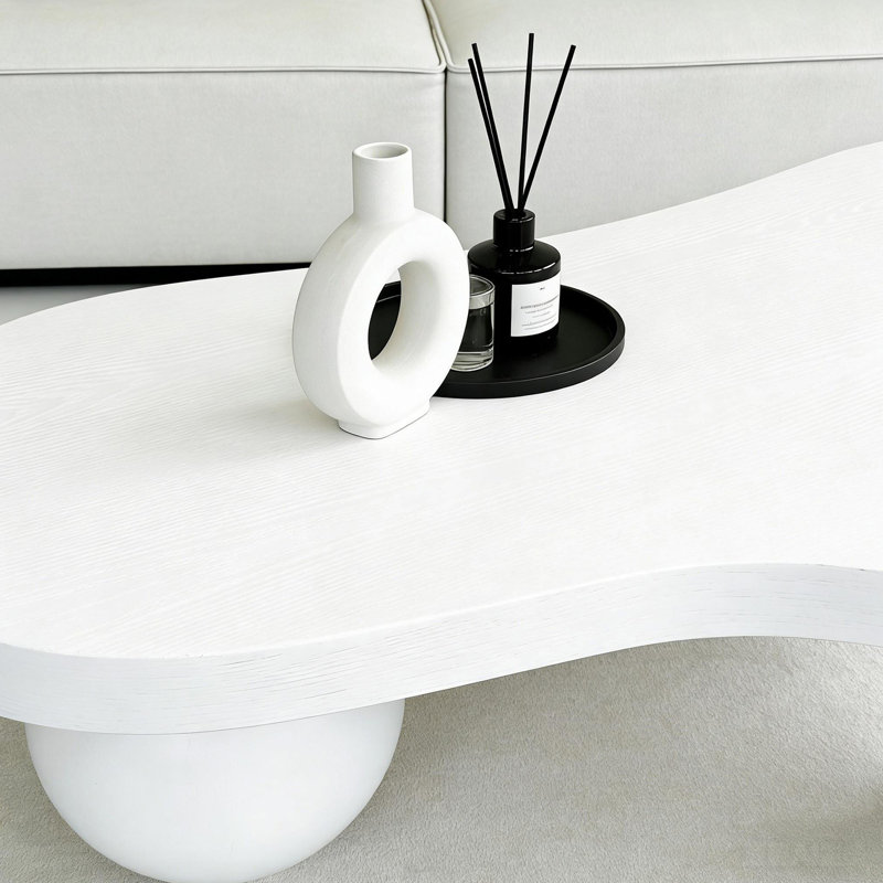 Table basse 46 po Funky Unique Modern Modern, table de salon abstraite à profil bas en bois de forme irrégulière avec pieds sphériques, tables centrales mignonnes, table à thé pour chambre à coucher, appartement, salon. Blanc.
