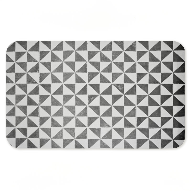 Tapis antidérapant à motif géométrique de style méditerranéen par Erin Marie, 30 po x 18 po