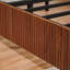 Structure en bois pour grand lit, lignes ondulées incurvées, sans sommier, noyer.