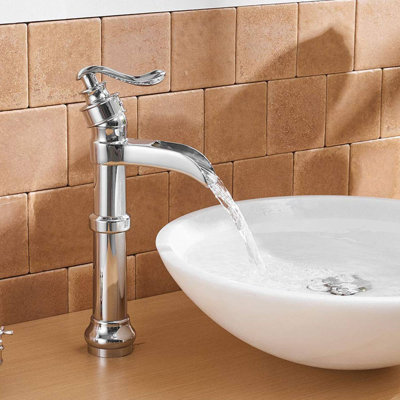 Single-handle Bathroom Faucet with Drain Assembly