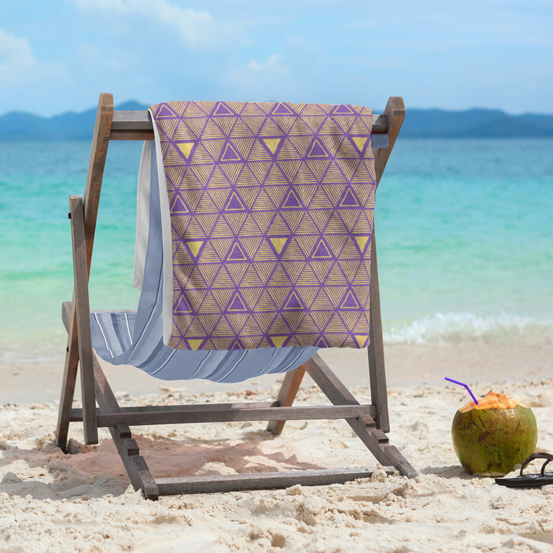 Serviette de plage classique à motif de triangles dessinés à la main, Mauve/jaune