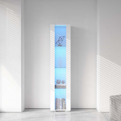 Armoire de cuisine avec lampe à bande