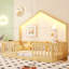 Lit simple au sol avec rails hauts, lit Montessori en bois avec lumière-959845526-959845527