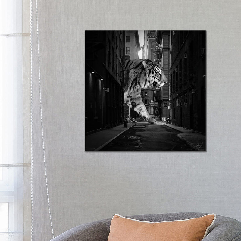 Tiger in NY II 1 Piece Wrapped Canvas Wall Art, 66.04 cm H x 66.04 cm W x 3.175 cm D
