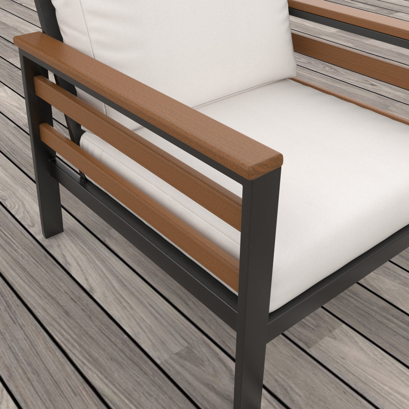 Chaise de patio avec coussins Sunbrella® Townsend, Tissu naturel Sunbrella®, Brun / gris foncé