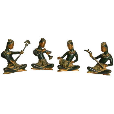 Musicien féminin (ensemble de quatre statues)