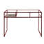 Bureau avec plateau en verre de 5 mm, fini rouge, piètement traîneau en métal et compartiment de rangement transparent.
