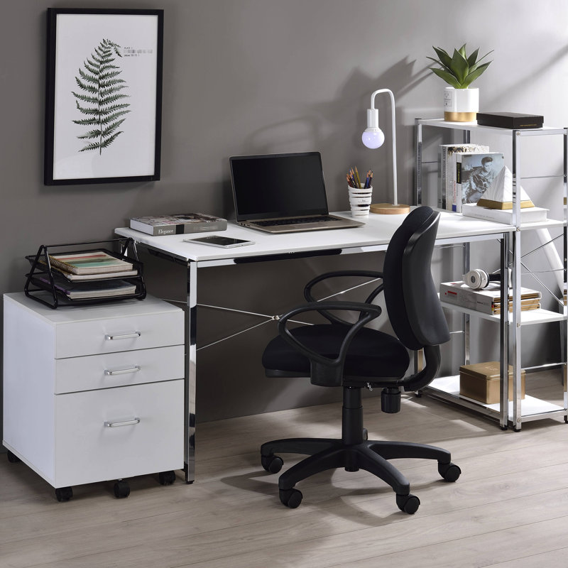 Bureau blanc épuré avec piétement luge - Élégant et moderne