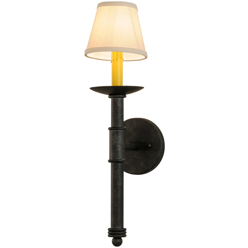 Amada 1 - Light Wallchiere