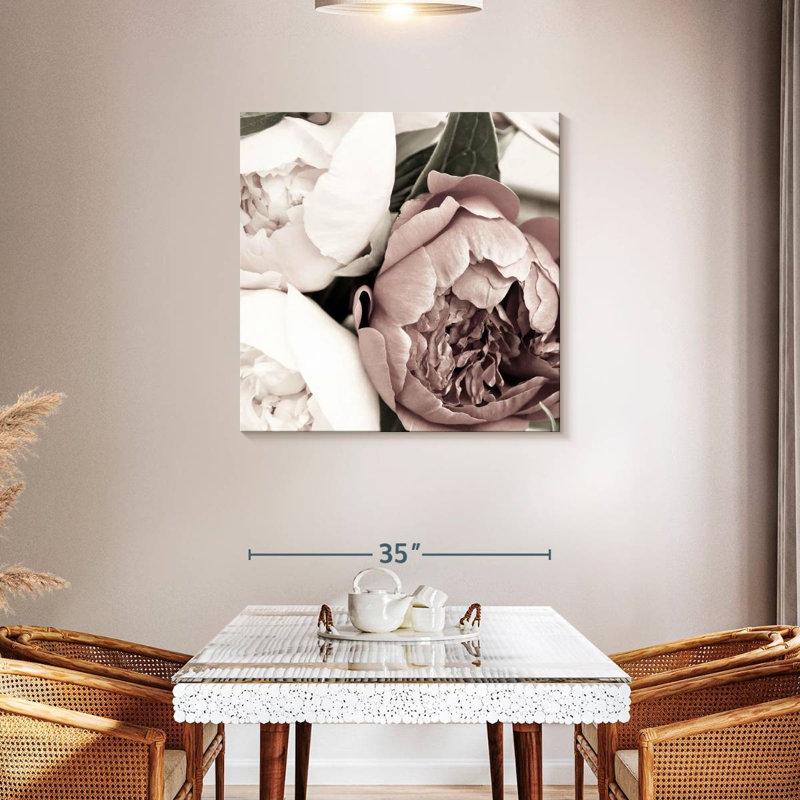 Harnek Opulent V, 36" H x 36" W