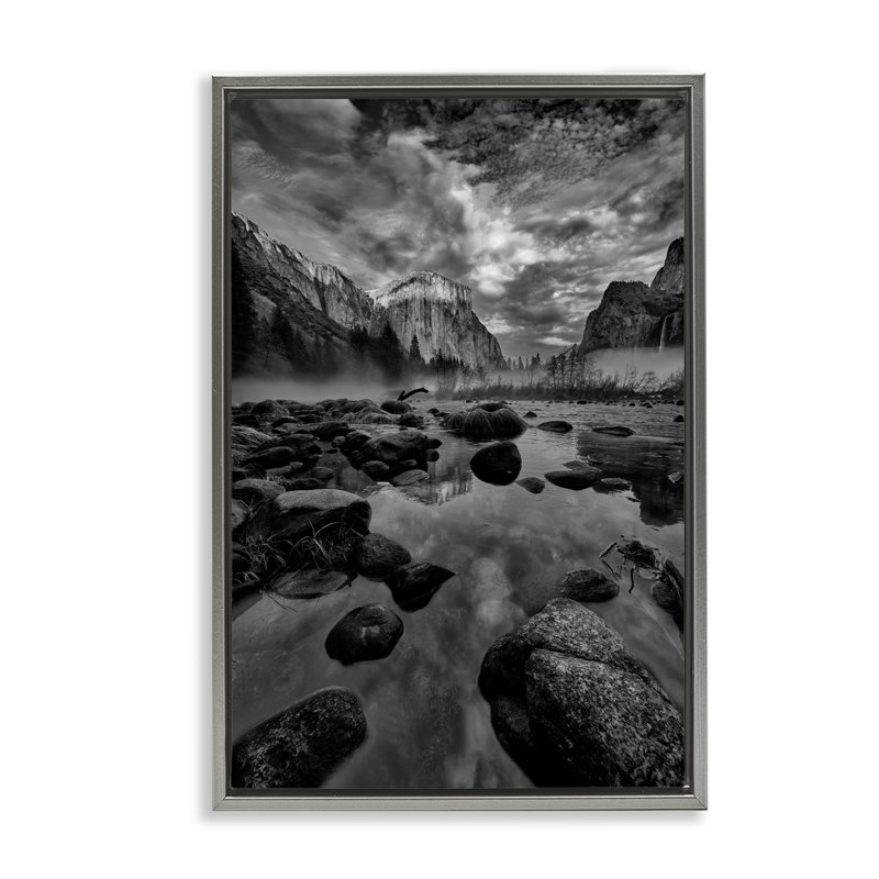 Cadre flottant Morning in Yosemite Valley, design par Jon Evan, H 25 po x l 17 po, Cadre flottant gris lustré