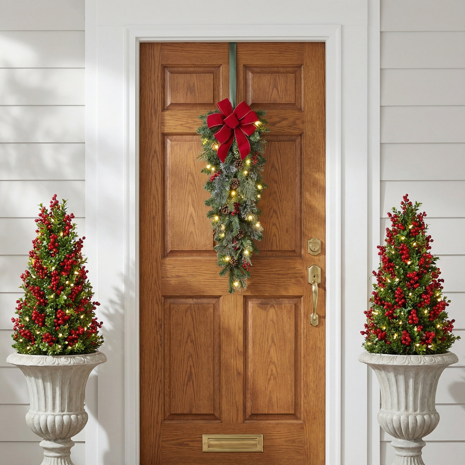 Hafner Lighted Faux Pine Swag