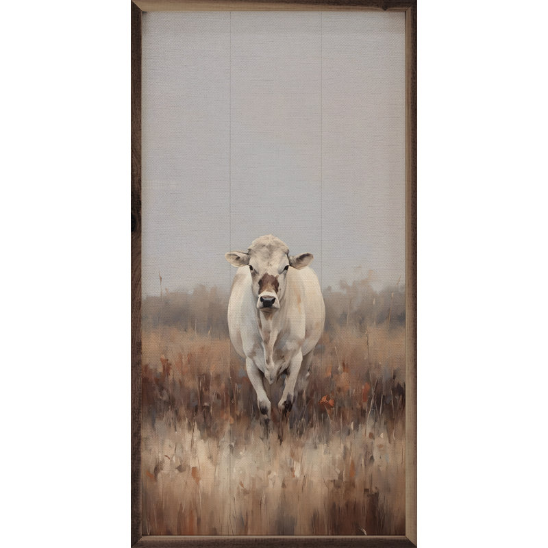 Vache blanche dans un champ, H 16 po x l 8 po