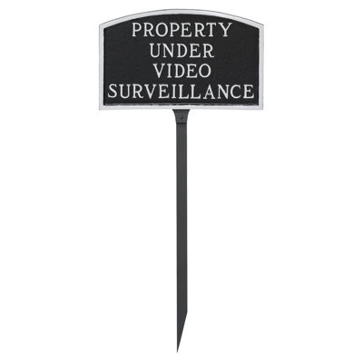 Petit panneau de propriété sous arche avec vidéo
