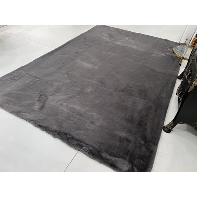 Feridun Faux Fur Indoor Rug