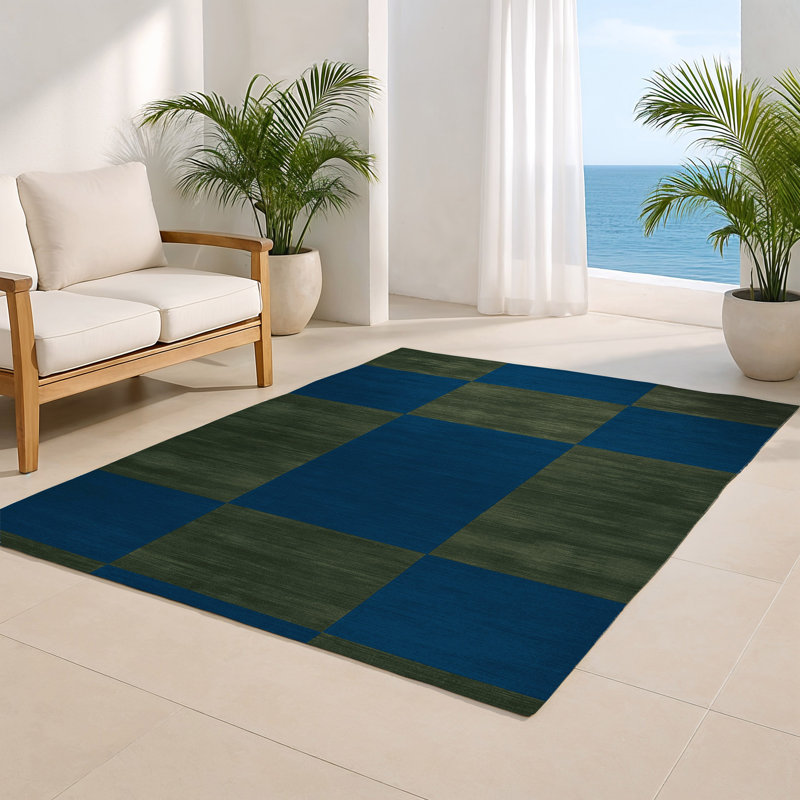 Checkered Green Indoor and Outdoor Area Rug, Rectangle 2' x 3'