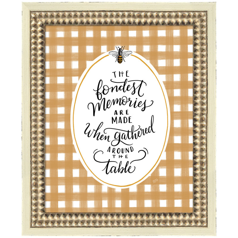 «LV Fondest Memories Oval Bumble Bee» par Valerie McKeehan of Lily and Val, reproduction d'art sur toile encadrée