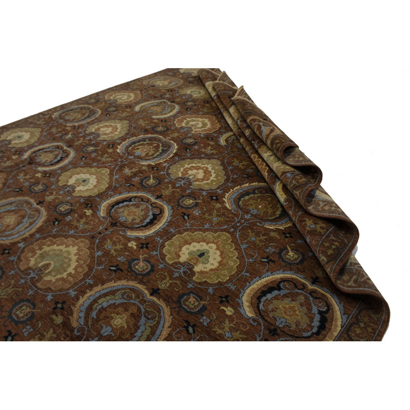 Tapis brun en laine noué à la main