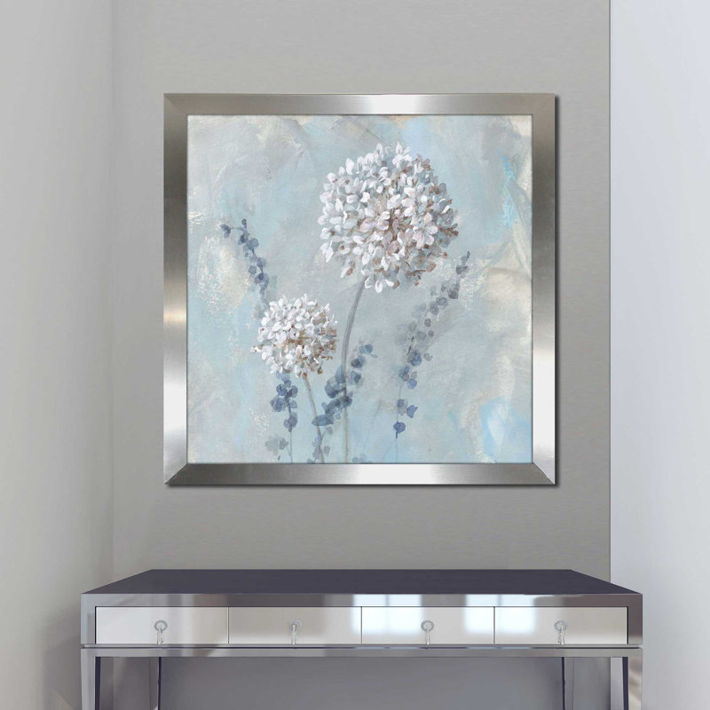 «Airy Blooms I» par Danhui Nai, Encadrement argenté, H 25 po x l 25 po x P 1 po