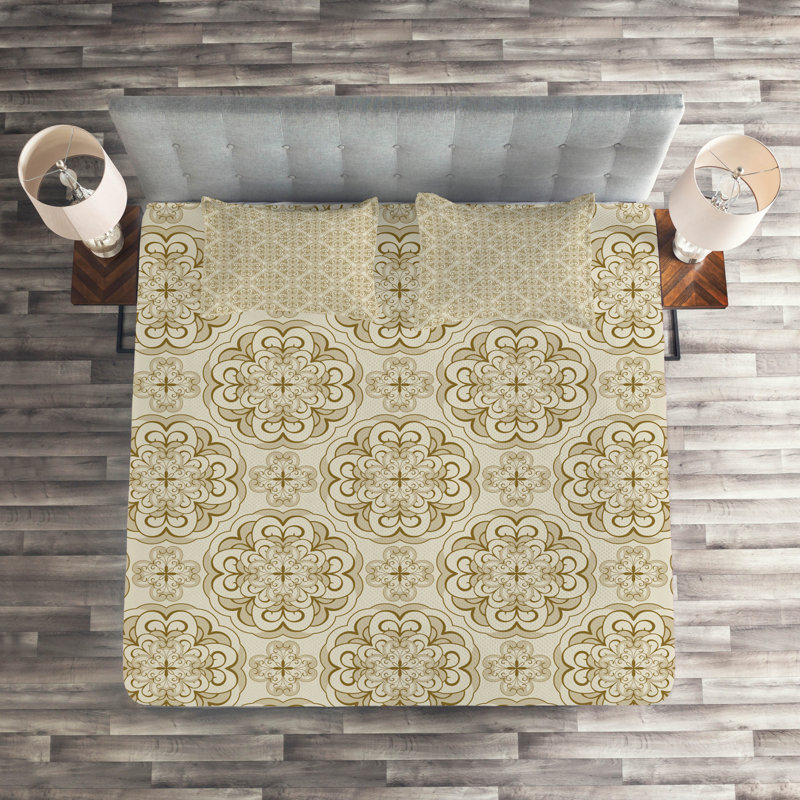 Traditional Polyester Floral Coverlet, King Bedspread + 2 Shams