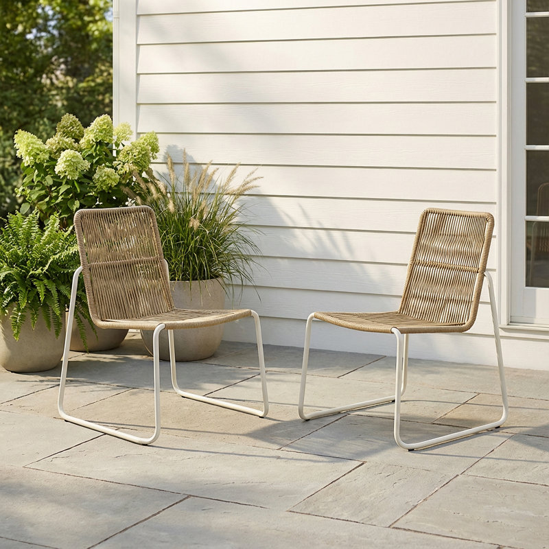 Ensemble de 2 chaises en rotin empilables Ziaa - sans assemblage, sans accoudoirs pour un rangement facile, Brun / Blanc
