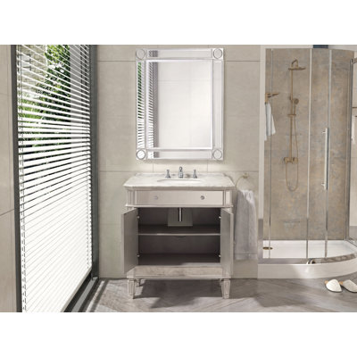 Meuble-lavabo Benton Collection Austell traditionnel sur pied, 81 cm (32 pouces), finition miroir feuille d'argent, lavabo simple, plateau en marbre de Carrare, entièrement assemblé