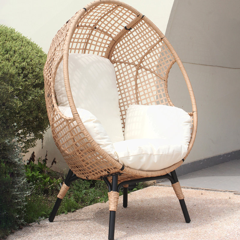 Fauteuil à œufs en rotin exquis pour une détente et un style ultimes