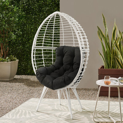 Chaise longue d'extérieur avec coussins Alathia