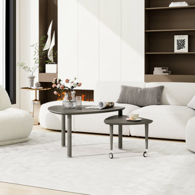 Table basse pivotante à 360°, idéale pour les petits espaces. Matériau robuste, installation facile, quatre couleurs au choix. Modèle moderne avec plateau en L de 67 cm (26,3 po). Structure en bois d'ingénierie, conception sécurisée, plusieurs options.