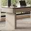 Bureau rétro et élégant avec un élément de design-565071243