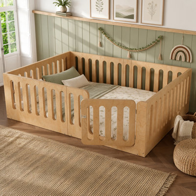 Lit de sol en bois massif pour enfants Montessori avec haute clôture et porte
