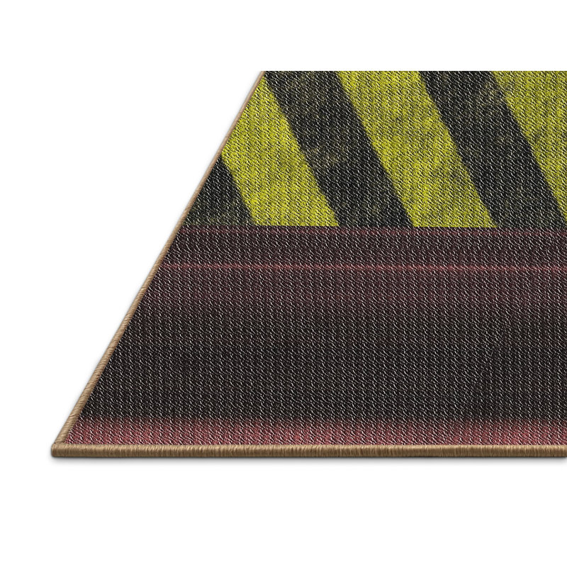 Tapis jaune/noir/rouge tissé à la machine, Rectangle 5 pi x 7 pi
