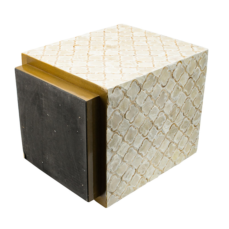 Tabouret carré crème mesurant 14 x 14 x 18 pouces, motif, base en laiton, décoration de salon