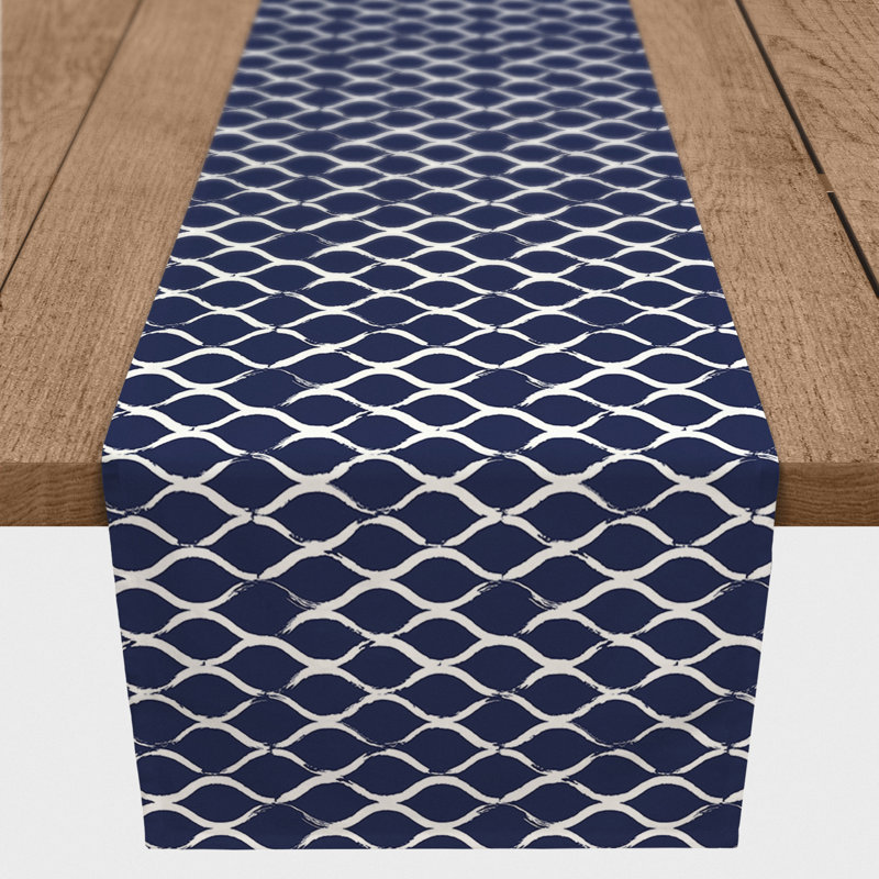 Chemin de table géométrique Mcintosh, L 72 po x l 16 po, Bleu marine, Géométrique 1