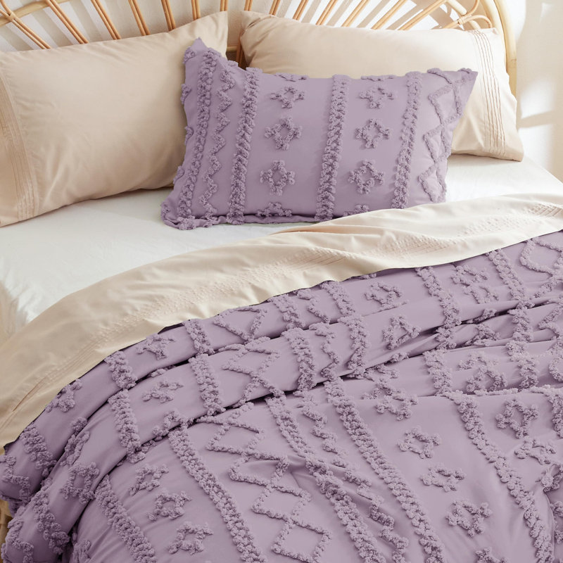 Bedsure Tufted Boho Queen Comforter Set – 3-Piece Grayish Purple Shabby Bedding，Farmhouse Jacquard Bed Set with Embroidery, All-Season Softness for Cozy Bedrooms & Boho-Chic Gifts