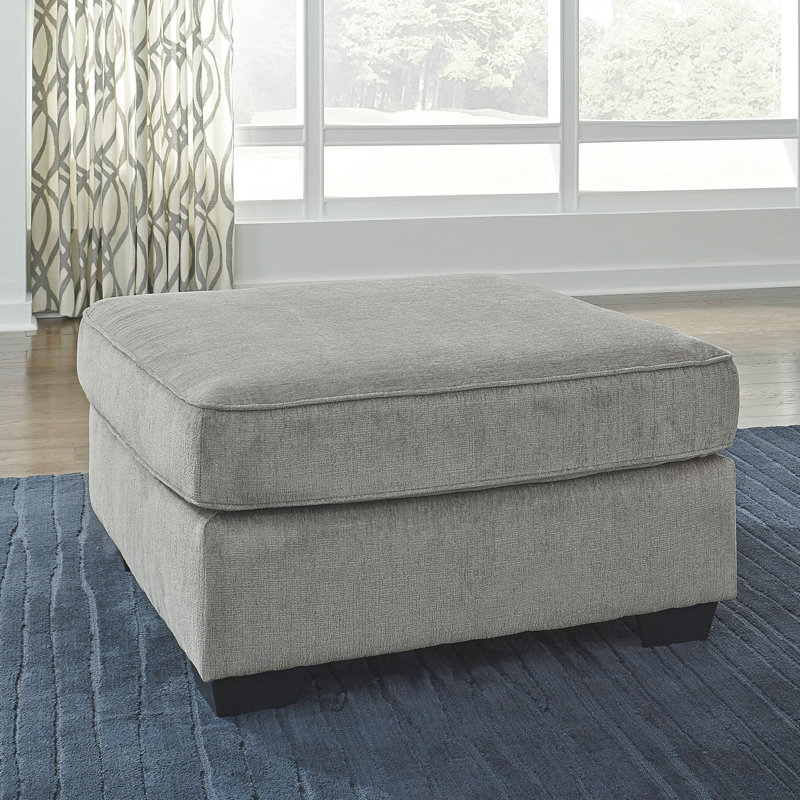 Repose-pieds New Britain, Alliage de polyester