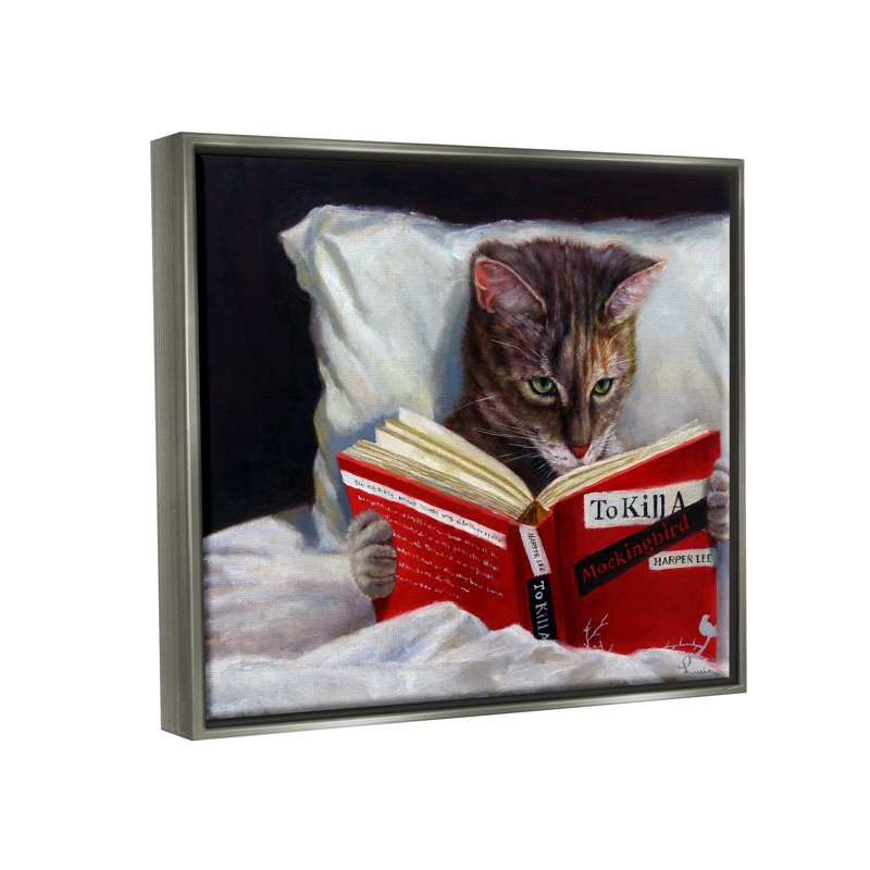 Chat lisant un livre dans un lit, peinture sur toile par Lucia Heffernan, 25" W x 31" H, Cadre flottant gris lustré