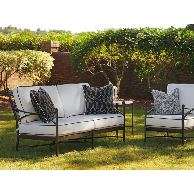 Pavlova Love Seat