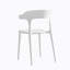 Un ensemble de 4 chaises empilées-2679251