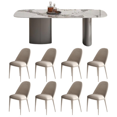 Petite table et chaises sophistiquées