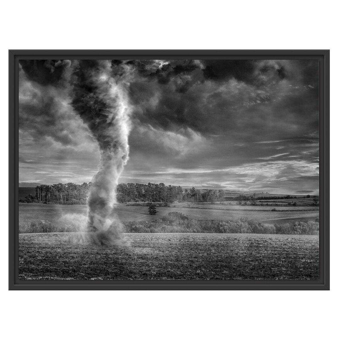 Gerahmtes Wandbild Tornado auf dem Feld