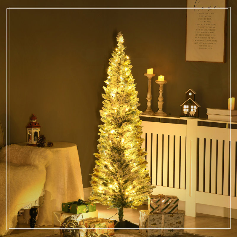 Sapin de Noël artificiel mince de 5 pi avec 110 lumières DEL blanc chaud et 294 pointes, H 4,9 pi