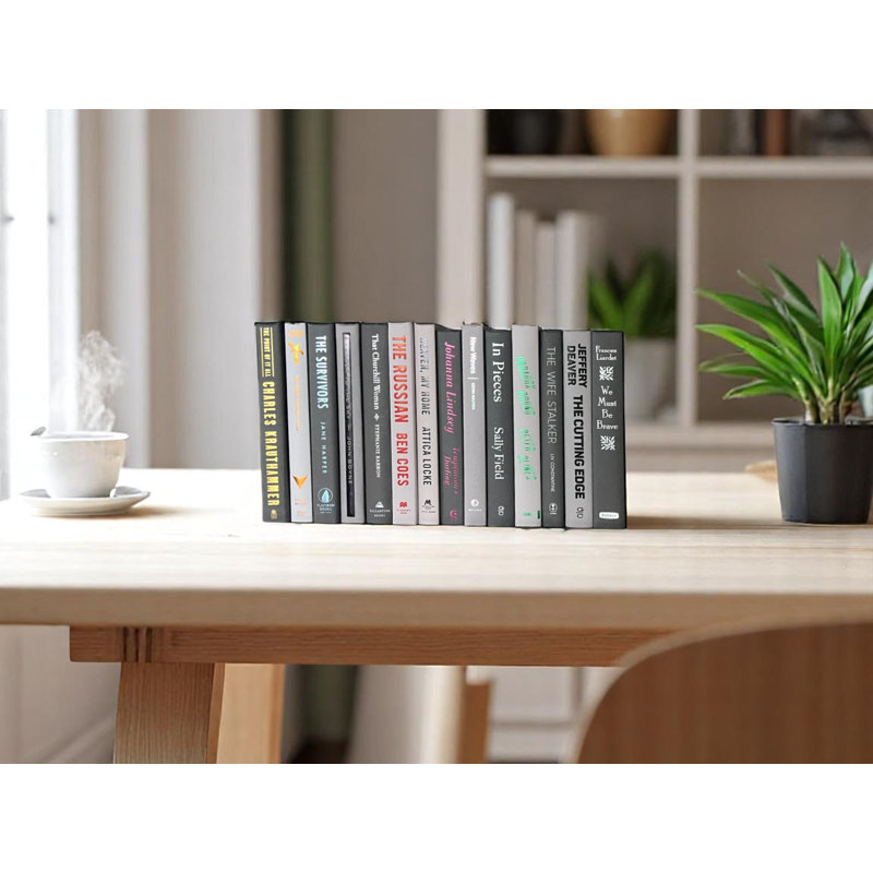 Livres décoratifs Chiaroscuro (au pied)