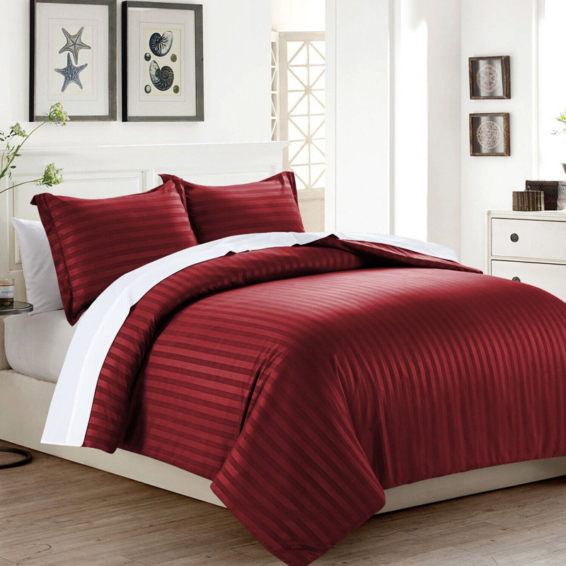 Thirlby Microfibre 250 TC Reversible Modern & Contemporary Duvet Cover Set with Pillow Cases, Burgundy