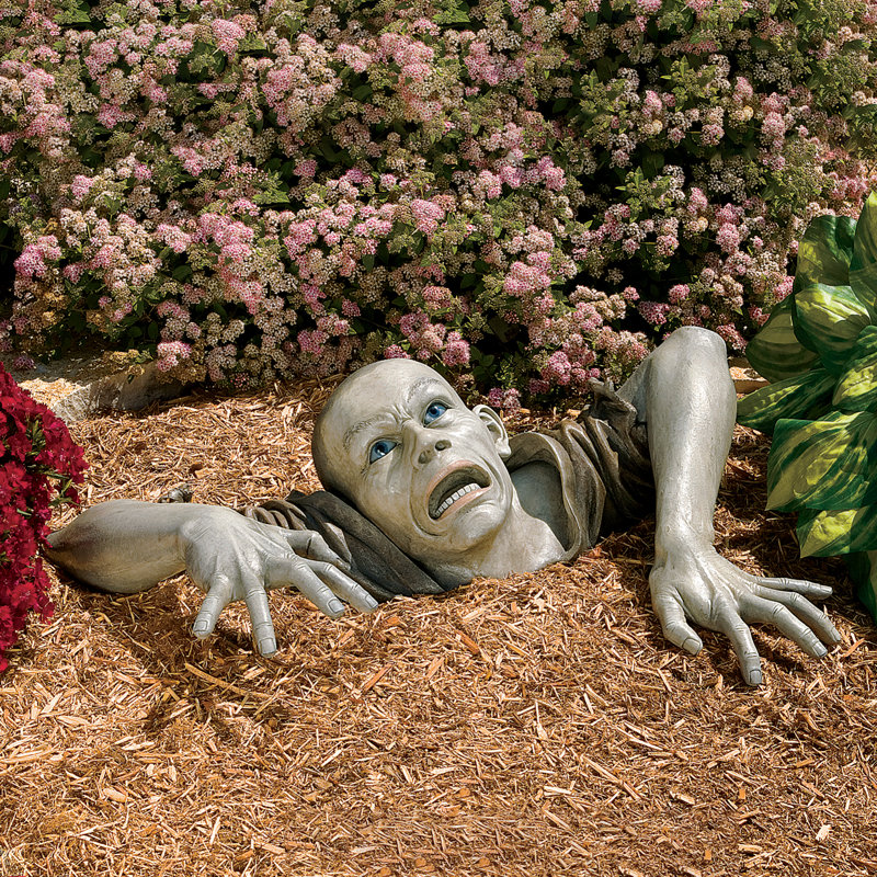 Statue zombie of montclaire